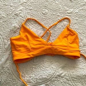 NWOT strappy adjustable Zaful M bathing suit top